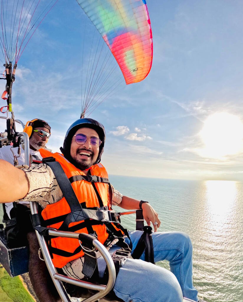 Tandem paramotoring flight over Negombo beach